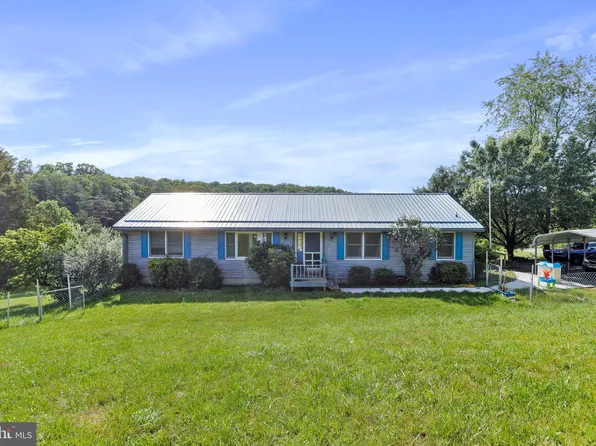 99 Brookview Acres Dr, Berkeley Springs, WV 25411