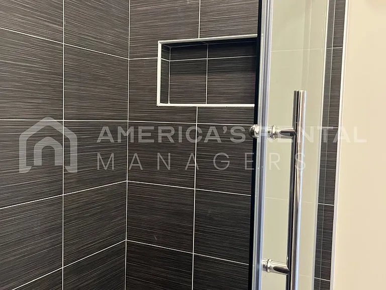 4826 Silas Ave — Photo 22