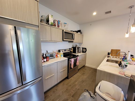 3rd image of 433 N 35th St #1R