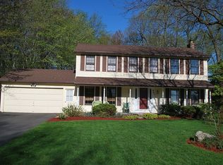 681 Finchingfield Ln, Webster, NY 14580