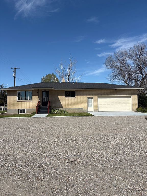 420 W 1 S - Property Image