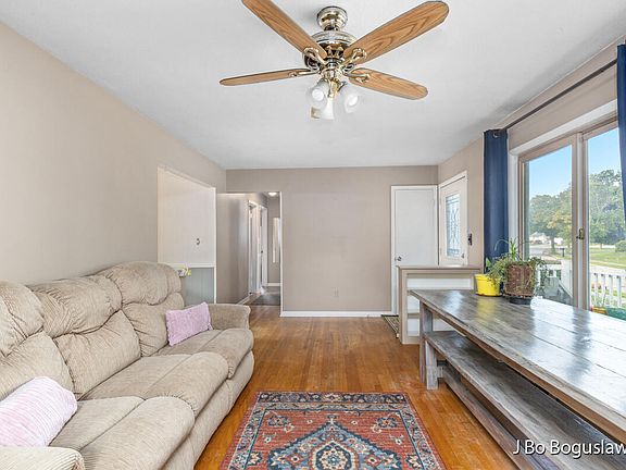 5th image of 1392 Stanwood St NW