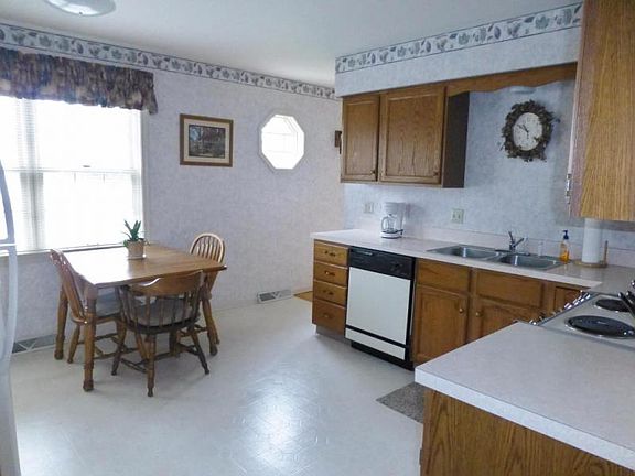 3rd image of 308 Cottonwood Ln