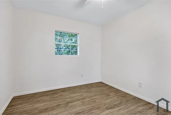 901 Bessie St #205 — Photo 29