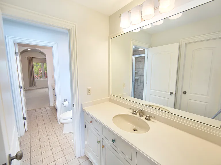 11560 N Canterbury Dr — Photo 33