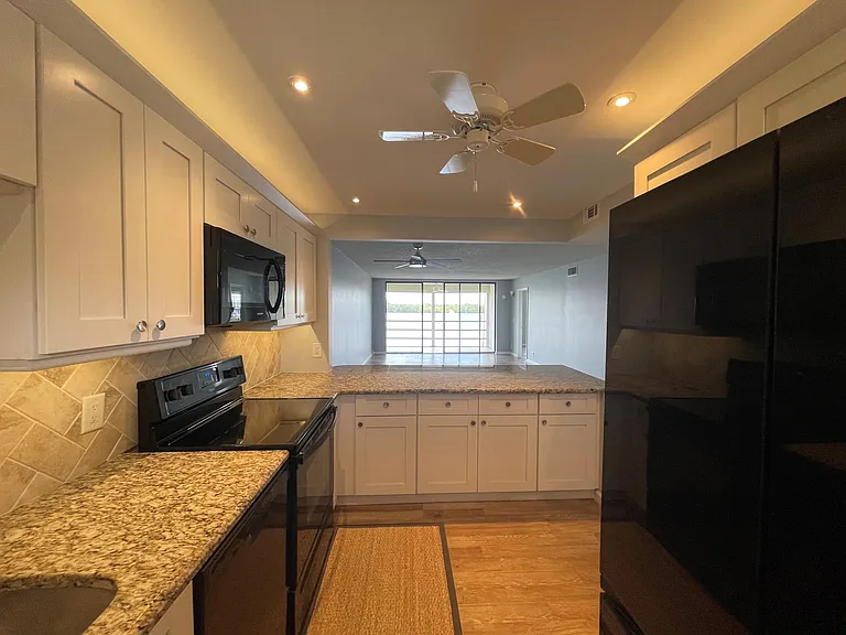3100 SE Pruitt Rd #G207 — Photo 7
