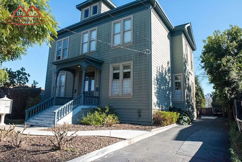 1 bed, 1.0 bath, 431 sqft, $2,100 — Photo 1