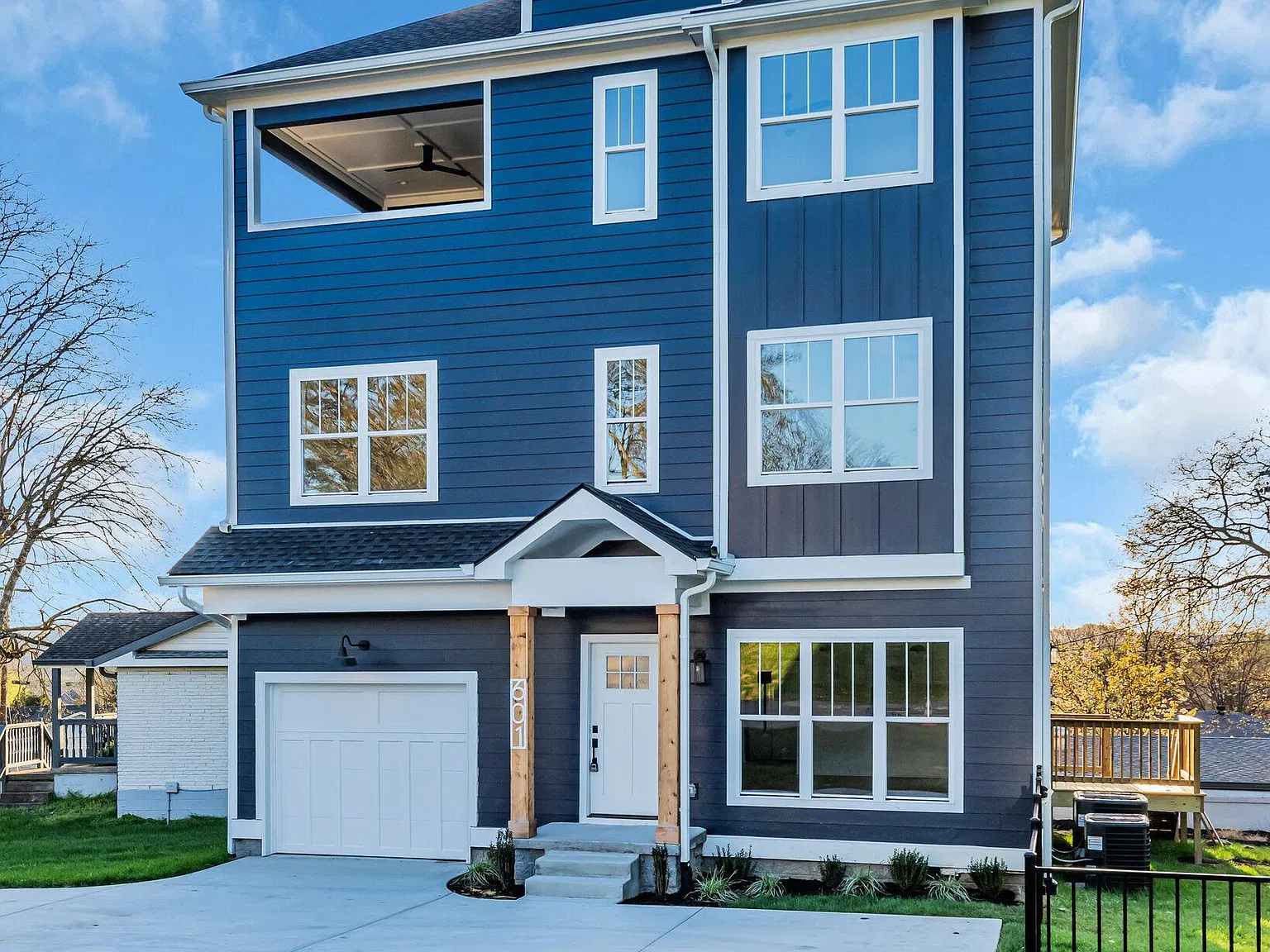 601 Comet Dr — Photo 1