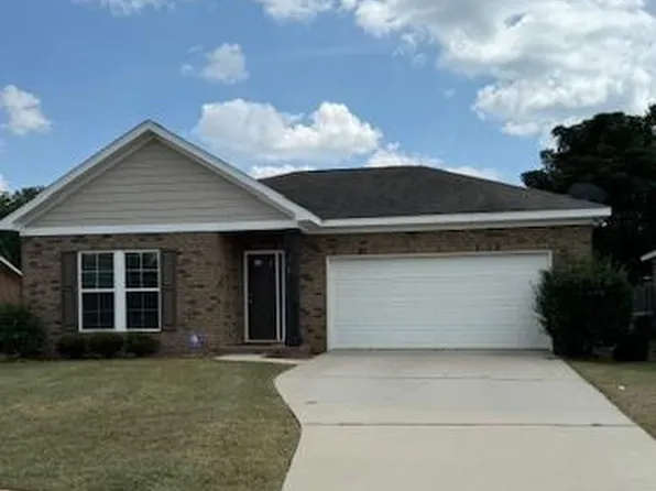 412 Londonberry Dr, Dothan, AL 36303