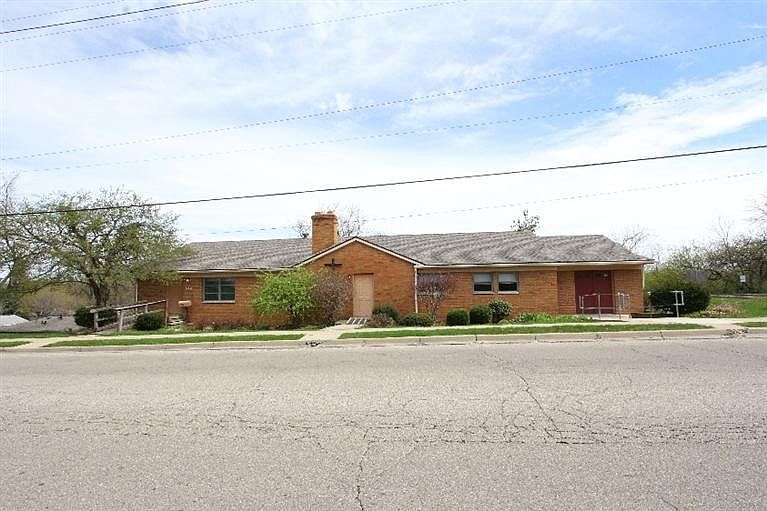 1st image of 2382 Kennedy Ave