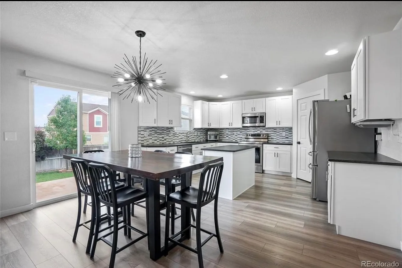 4 bed, 3139 sqft, $3,500 — Photo 3