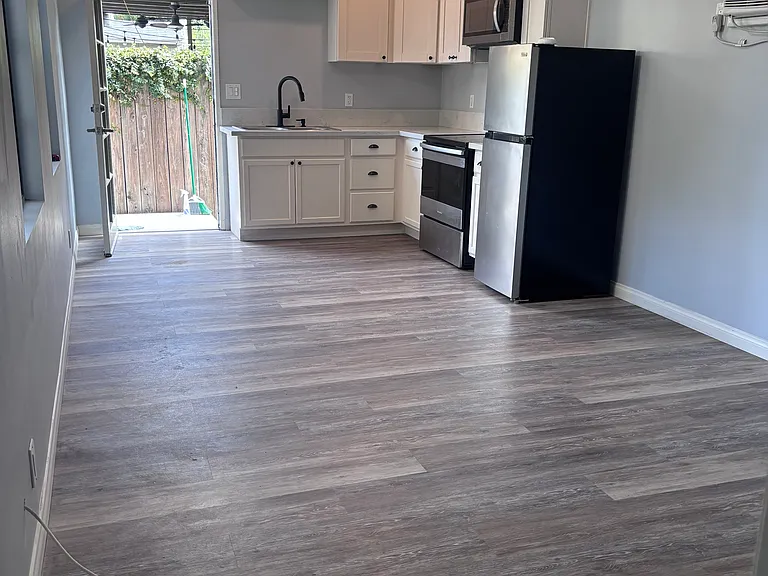 Donna Ave — Photo 3