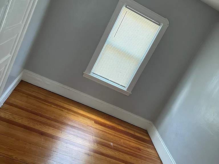 13 Hall St #3 — Photo 10