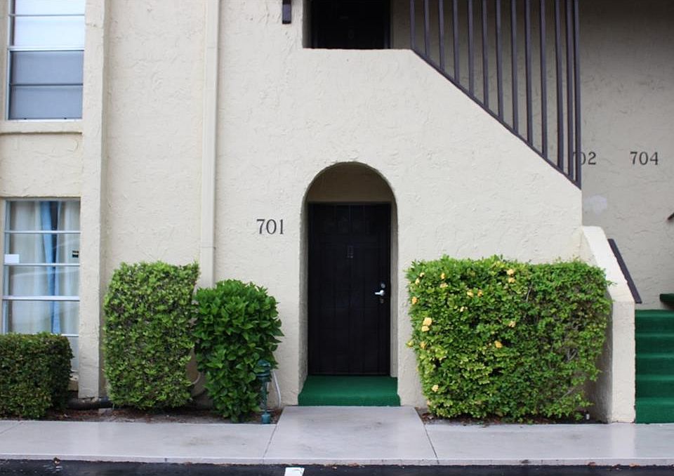 1st image of 835 18th St