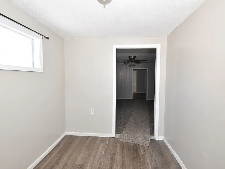 1918 N Byrkit Ave — Photo 2