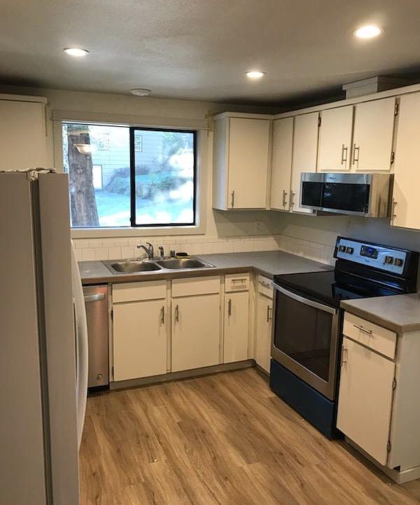 1st image of 10546 SE 16th St APT A