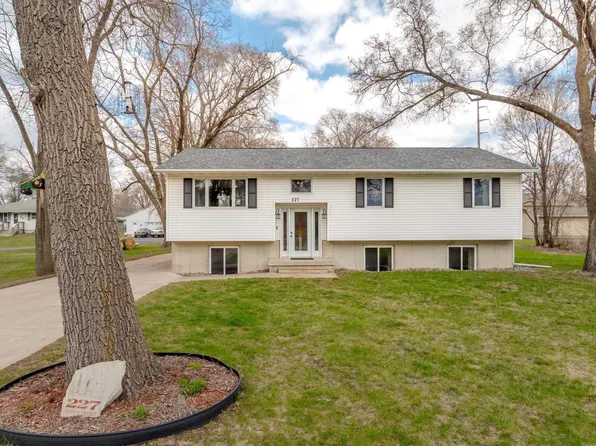 227 5th St, Evansdale, IA 50707