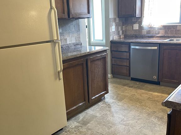 5th image of 13422 SE McGillivray Blvd Unit 13422