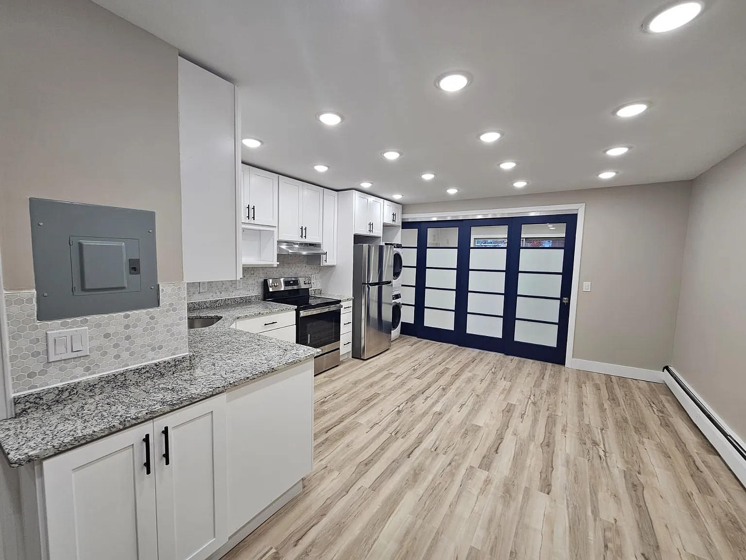 Studio, 700 sqft, $1,375 — Photo 4