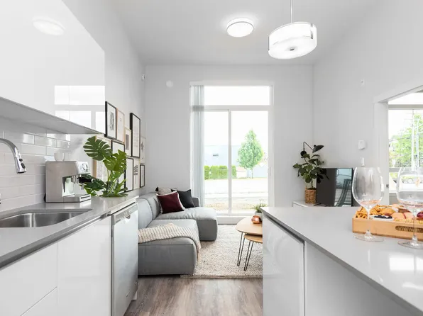 The Rex, 33633 King Rd, Abbotsford, BC V2S 0M1