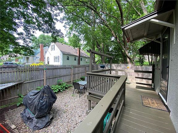 5th image of 1010 Columbia Ave