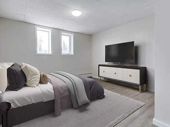 5th image of 154 8th St E #212