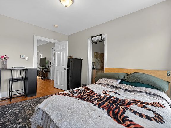 5th image of 528 Dorchester Ave #3