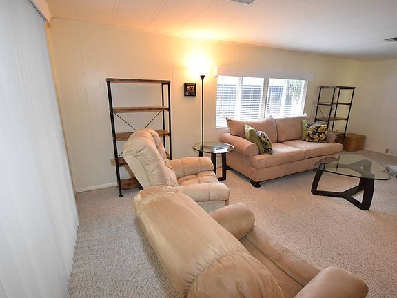 2nd image of 634 Poinsettia Dr