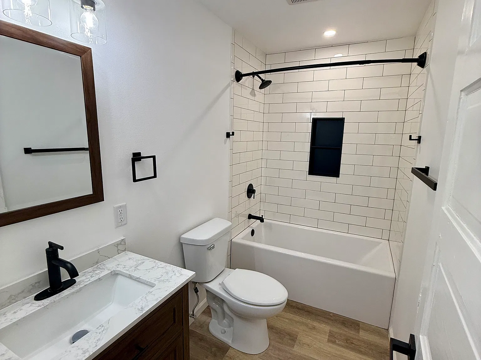 1708 E Lafayette Pl — Photo 2
