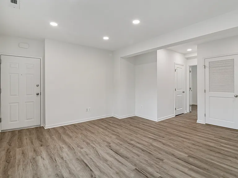 303 Seaton Pl NE #4 — Photo 30