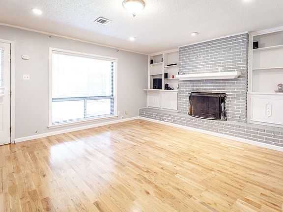 4th image of 2900 Breville St