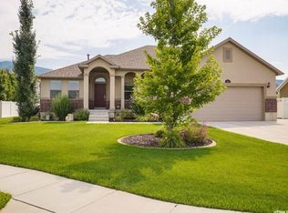 624 N Botts Dr, Farmington, UT 84025
