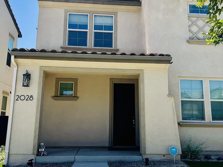 2028 Avenida Andanza — Photo 4