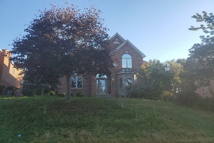 1st image of 108 Oakhaven Dr
