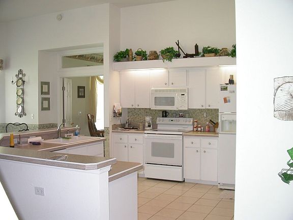 Spacious Kitchen