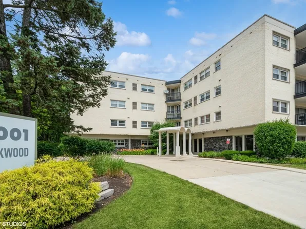 8001 Lockwood Ave APT 104, Skokie, IL 60077