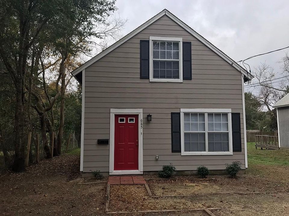 1st image of 685 Lynch St
