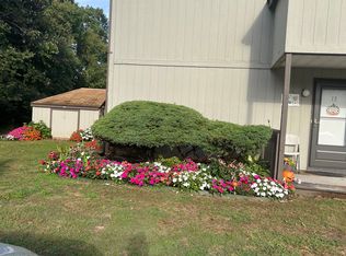 12 Pineview Dr #D, Branford, CT 06405