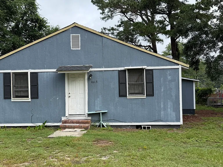 Easterling Dr — Photo 1