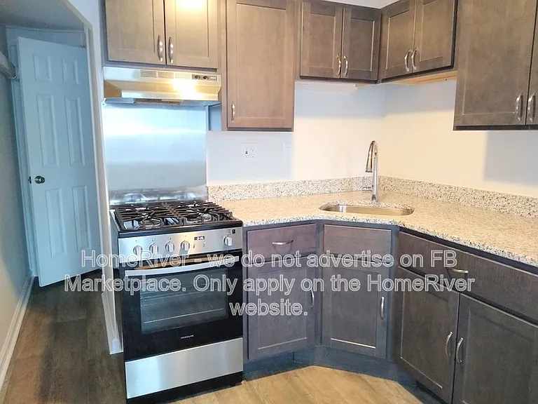 1107 N 2nd St #4 — Photo 8