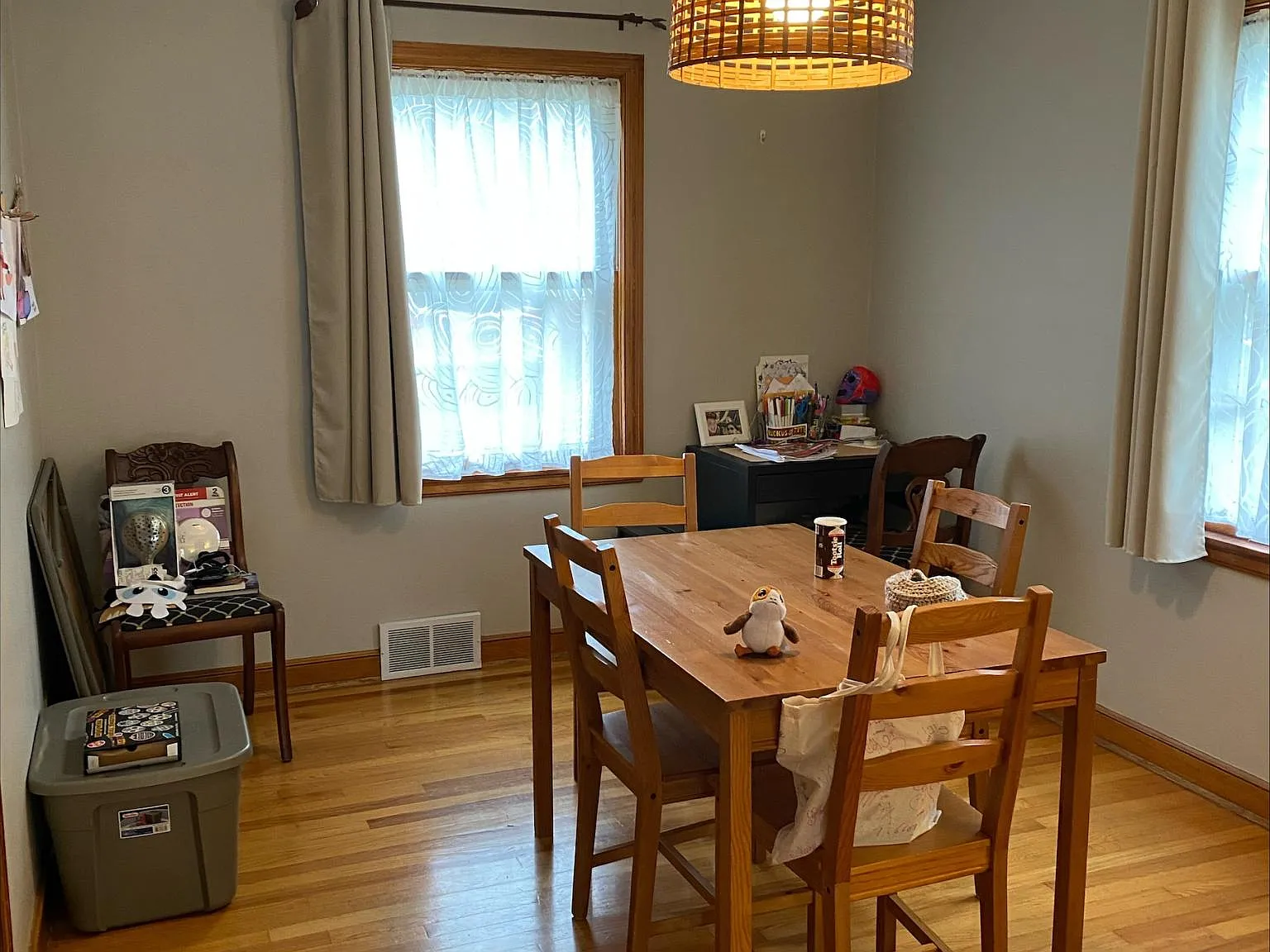 3 bed, 1200 sqft, $2,100 — Photo 4