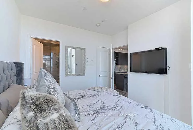4655 Glen Erin Dr #Penthouse 4-4 — Photo 31