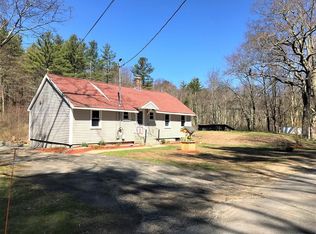 42 South St, Petersham, MA 01366