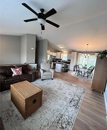 4th image of 206 Rolling Vista Pl