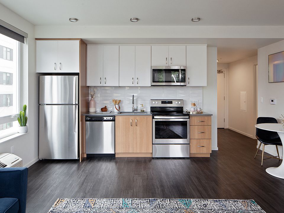 Grant Park Village open kitchen photo