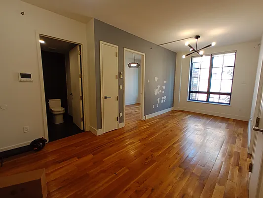 Rented by City Vista Inc | media 32