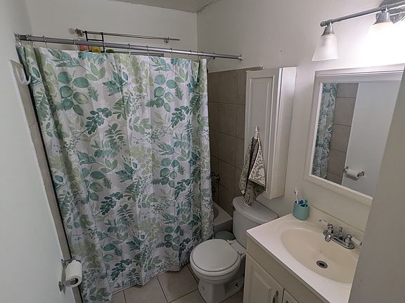 2nd image of 2226 Grantland Ave #B