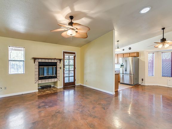 2nd image of 5821 N Edenbrook Ln