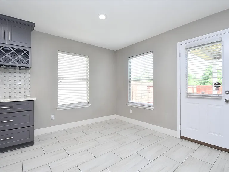 24406 Lakecrest Village Dr — Photo 17