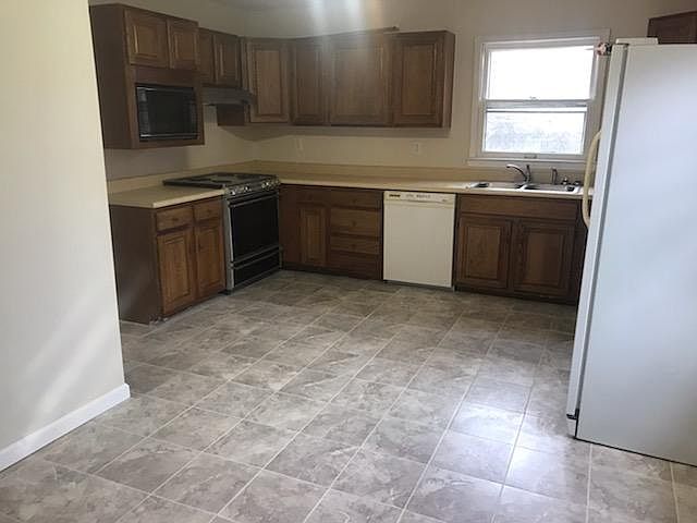 1st image of 2413 Shandon Dr